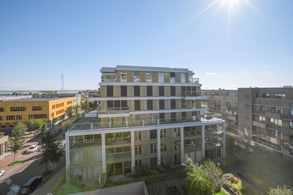 Medium property photo - Eef Kamerbeekstraat 584, 1095 MP Amsterdam